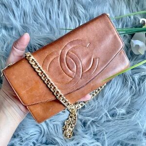 Authentic Chanel vintage lambskin leather bifold wallet (KLV11)